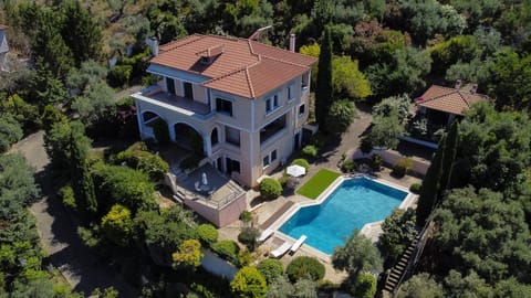 Property building, Bird's eye view, Garden, Swimming pool, Swimming pool, sunbed