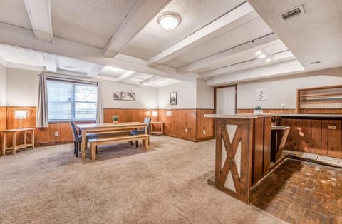 Minutes from the Airport - Wonderful Warrington House in Memphis