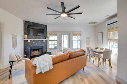 Modern Graford Cabin Walk to Possum Kingdom Lake! Cabin in Possum Kingdom Lake