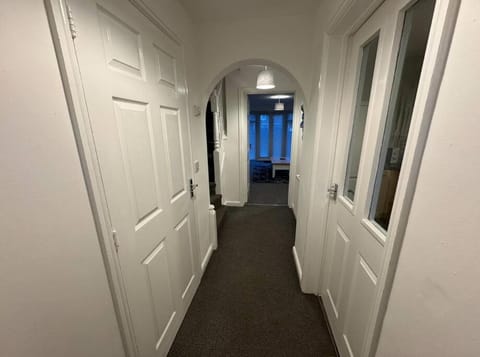 Modern TownHouse - 3 bed 2.5 bath 2 Private Gated Parking House in Wellingborough