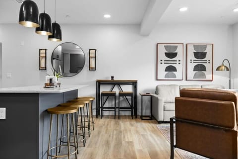 Slabtown 203 Luxury Condo Great Location House in Traverse City