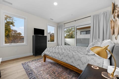 Slabtown 203 Luxury Condo Great Location House in Traverse City