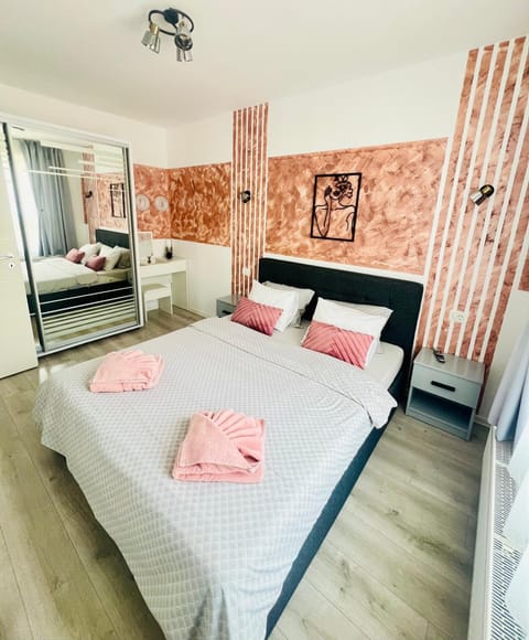 Bed, Photo of the whole room, Bedroom, towels, wardrobe