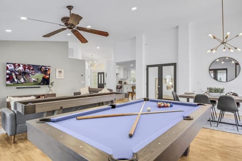 THE Fun House FULL Arcade LUX backyard Sleeps 12 House in La Quinta