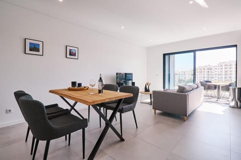 Living room, Dining area