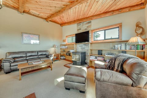 Cloudcroft Cabin with View about 4 Mi to Ski Cloudcroft! Cabin in Cloudcroft