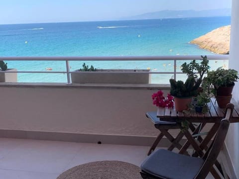 Day, Natural landscape, Balcony/Terrace, Beach, Sea view