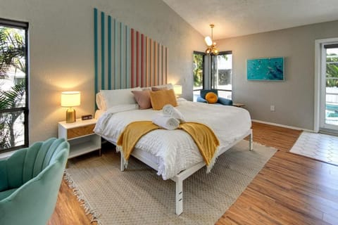 Funky Flamingo 3Kings Beach Gear Hot Tub & Pool House in Cortez