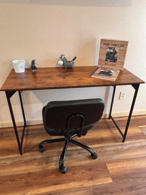 Wonky Donkey Den 30 mi to Yosemite Arch Entrance House in Bootjack