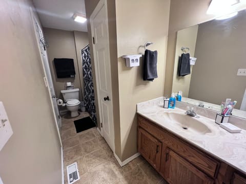 The Cozy Townhouse WPAFB & WSU Apartment in Fairborn