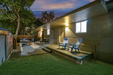 Wynwood Bungalow Hottub & Pking House in Miami