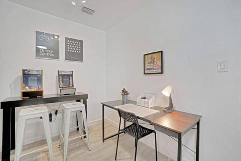 Wynwood Bungalow Hottub & Pking House in Miami