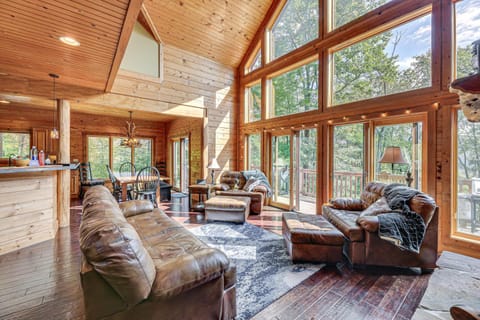 Game Room, Deck and Views Idyllic Slaty Fork Cabin Cabin in Shenandoah Valley