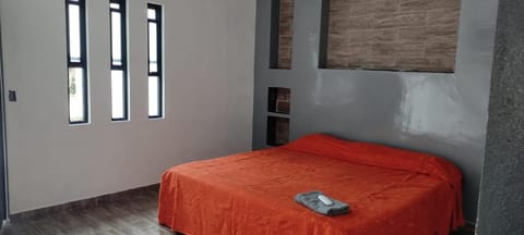 Suites Las Flores Hotel in Hidalgo, Mexico