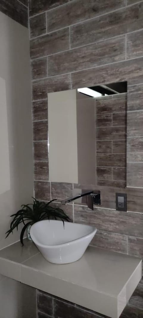 Suites Las Flores Hotel in Hidalgo, Mexico