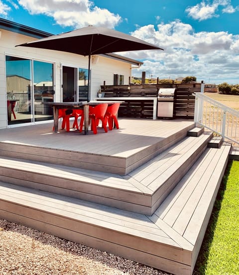 Patio, BBQ facilities