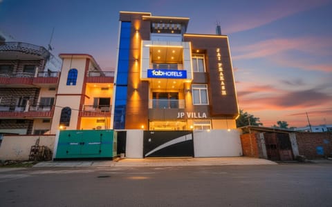 Property building, Facade/entrance