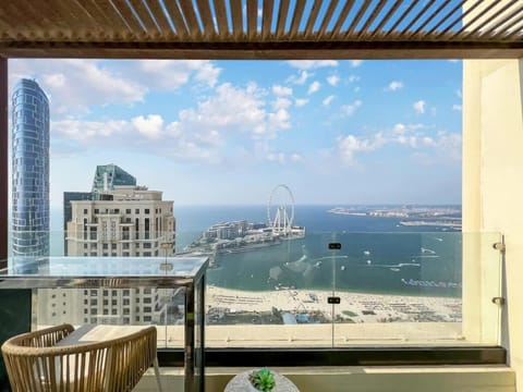 FAM Living- Luxe Penthouse in JBR Marina - Panaromic Sea View House in Dubai