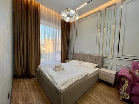 Bed, Bedroom, towels