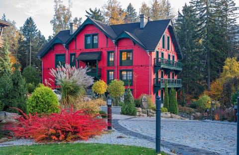 Property building, Day, Natural landscape, Garden
