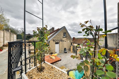 Balcony/Terrace, Garden view