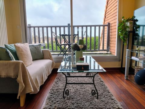 TV and multimedia, Living room, Garden view