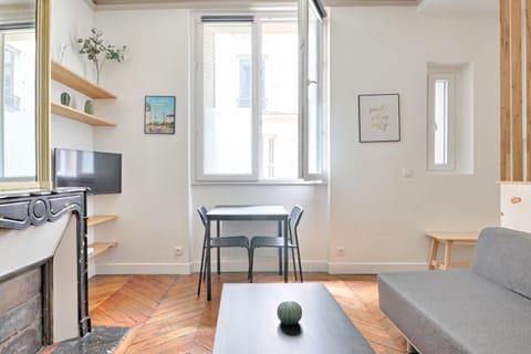 Liège - Saint-Lazare, Best location very central Apartment in Paris