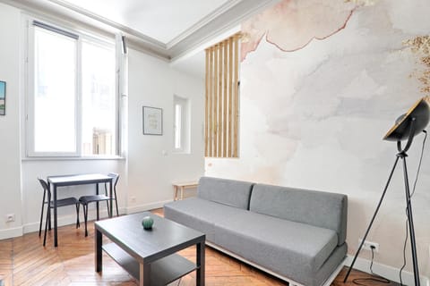 Liège - Saint-Lazare, Best location very central Apartment in Paris