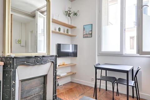 Liège - Saint-Lazare, Best location very central Apartment in Paris