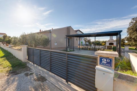 Home holiday Petrcane House in Zadar County