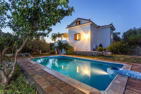 Property building, Garden, Garden view, Pool view, Swimming pool