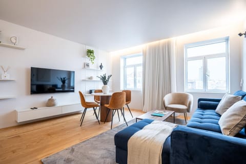 Communal lounge/ TV room, TV and multimedia, Living room, Seating area, Evening entertainment