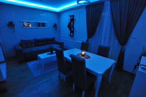 TV and multimedia, Living room, Photo of the whole room, Seating area