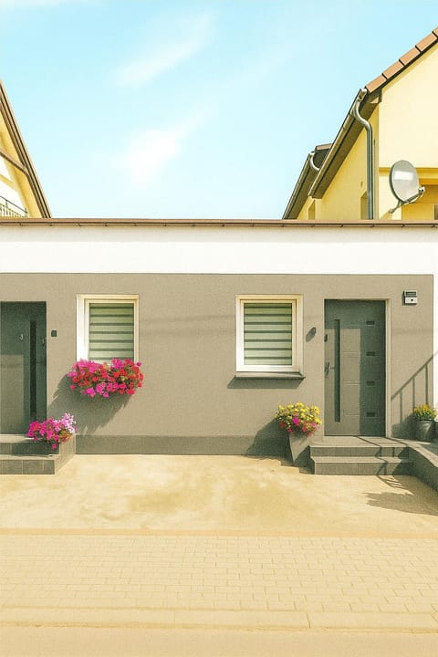 Property building, Facade/entrance