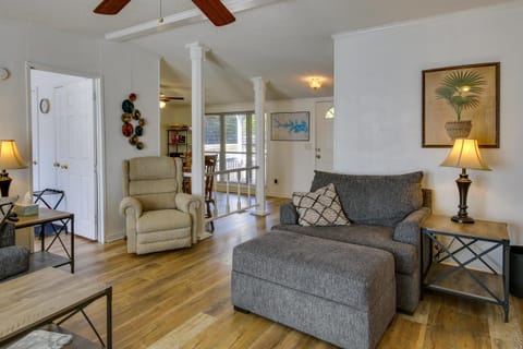 Prosperity Vacation Rental about 1 Mi to Lake Murray! House in Leesville