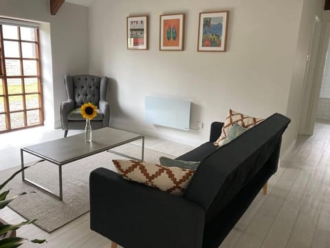 Light & Airy Vaulted Barn Conversion with a View House in Wellington