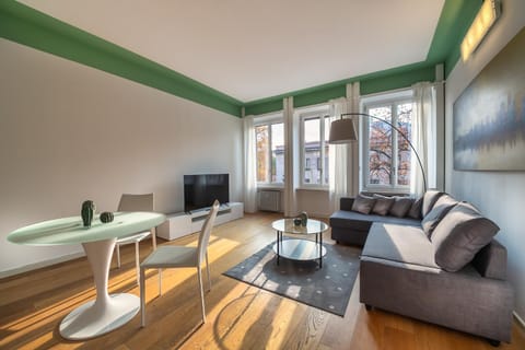 Communal lounge/ TV room, TV and multimedia, Living room, Seating area