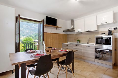 Property building, Kitchen or kitchenette, Living room