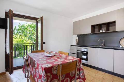 Property building, Kitchen or kitchenette, Living room