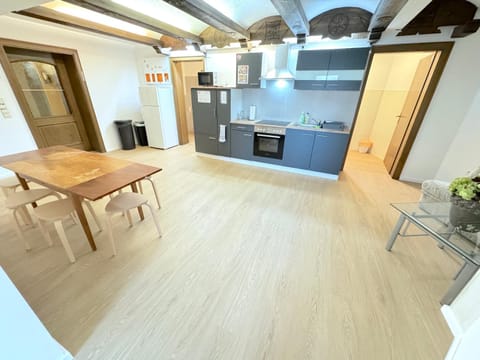 Dining area, kitchen