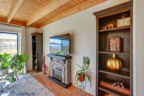 Cortez Retreat with Hot Tub - 11 mi to Mesa Verde! House in Cortez