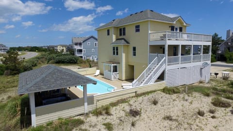 Oceanside, 7 BRs, Priv Pool, H Tub, Community Amenities, VOH3, Safe Harbor House in Corolla