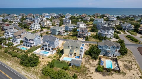 Oceanside, 7 BRs, Priv Pool, H Tub, Community Amenities, VOH3, Safe Harbor House in Corolla