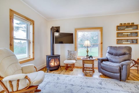 Lovely Rural Hixton Farmhouse with Porch and Fire Pit! House in Wisconsin