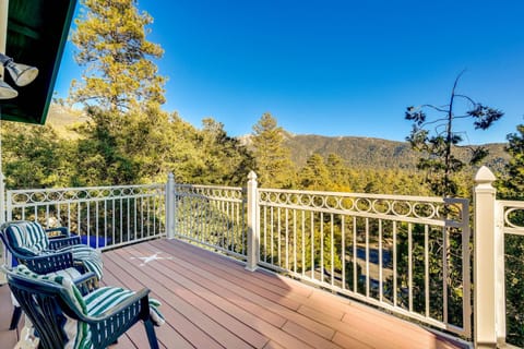 Spacious Idyllwild Home with Mountain Views! House in Idyllwild-Pine Cove