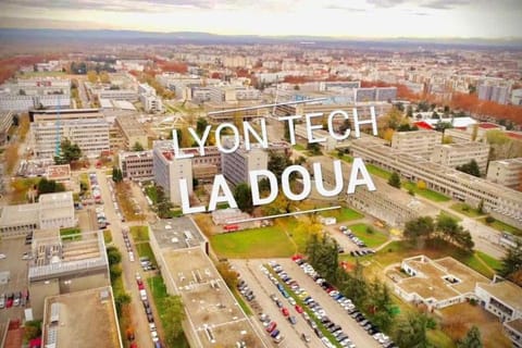 Lumineux T1 : balcon, TV sat&VOD, proche Part-Dieu & Université Apartment in Villeurbanne