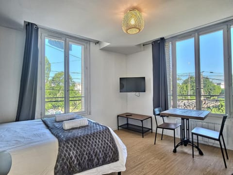 Studio Au Bord du Canal (4B) *Paris*Disney* Apartment in Chelles