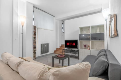 Communal lounge/ TV room, TV and multimedia, Living room, Seating area, Evening entertainment