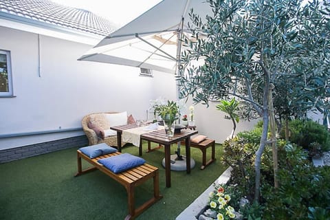 Delightful db story loft with airconditioning Apartment in Hermanus