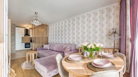 Horyzont Apartamenty-Perłowa Przystań- zewnętrzny basen, parking, śniadanie- blisko do plaży zachodniej i morza!!! Apartment in West Pomeranian Voivodeship, Poland
